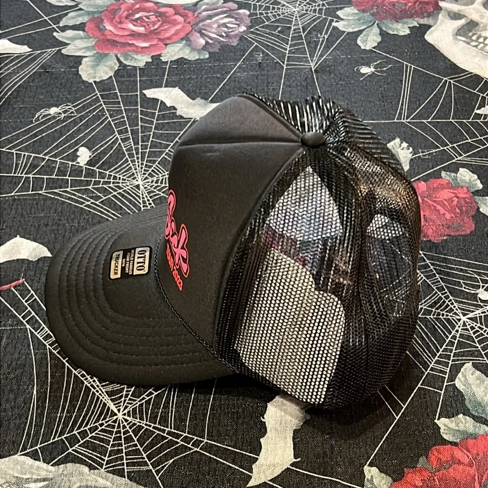 NWT 2023 DON TOLIVER x TRAVIS SCOTT JACK BOYS LOVESICK TOUR BLK/PINK TRUCKER HAT - Picture 2 of 6
